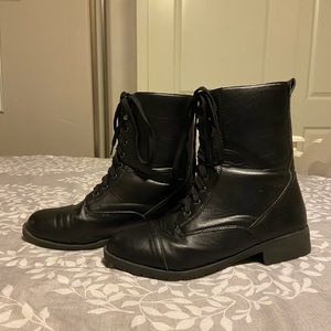 Black Hot Topic Combat Boots With Floral Lining